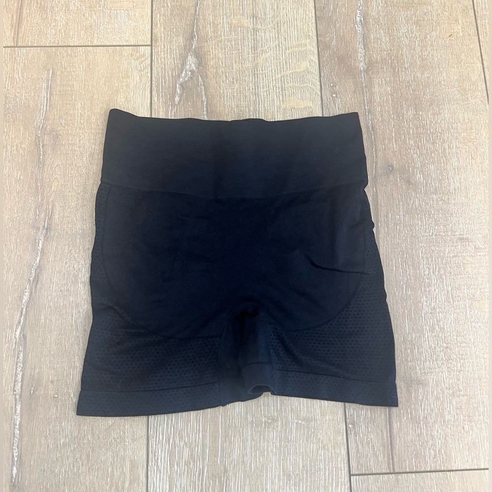 🌟3/$22🌟 Women's Black Shape-wear size small.